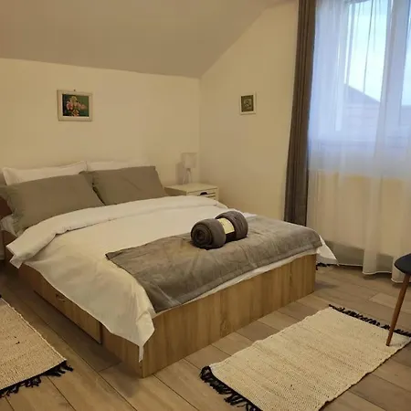 Casa Piatra Craivii, Aproape De Holiday home