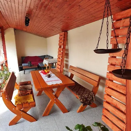 בית נופש Casa Piatra Craivii, Aproape De *